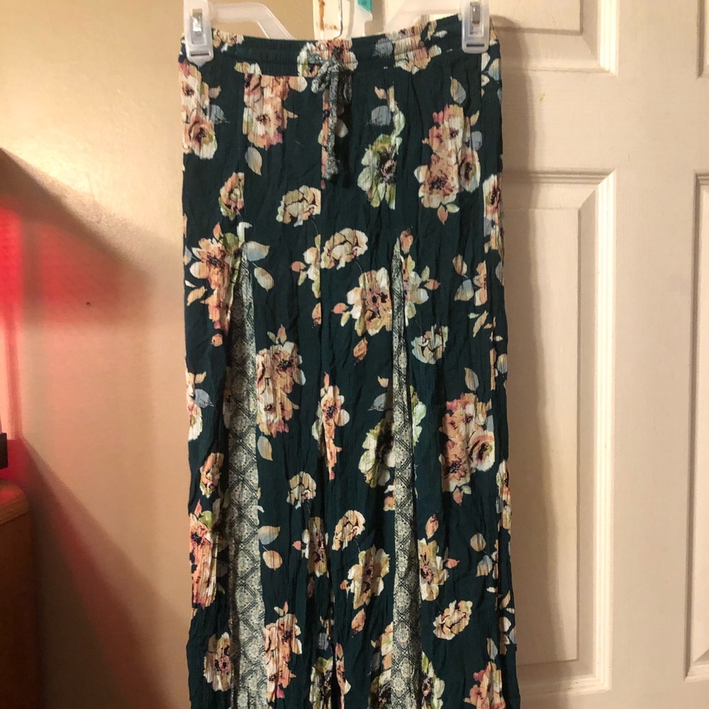 Wide leg pants
